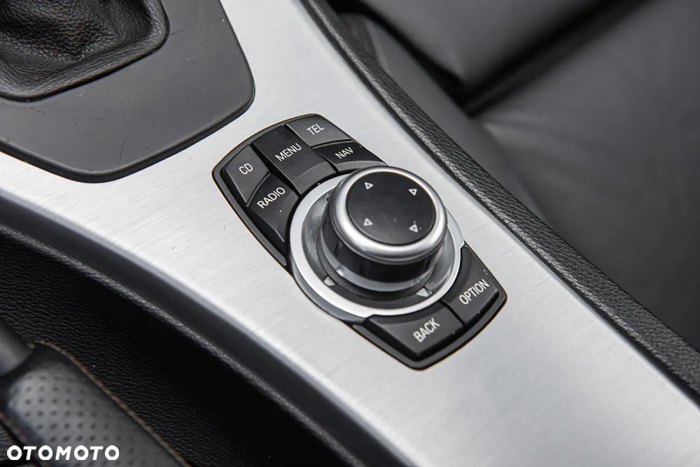BMW Seria 3 320d xDrive DPF Touring - 26