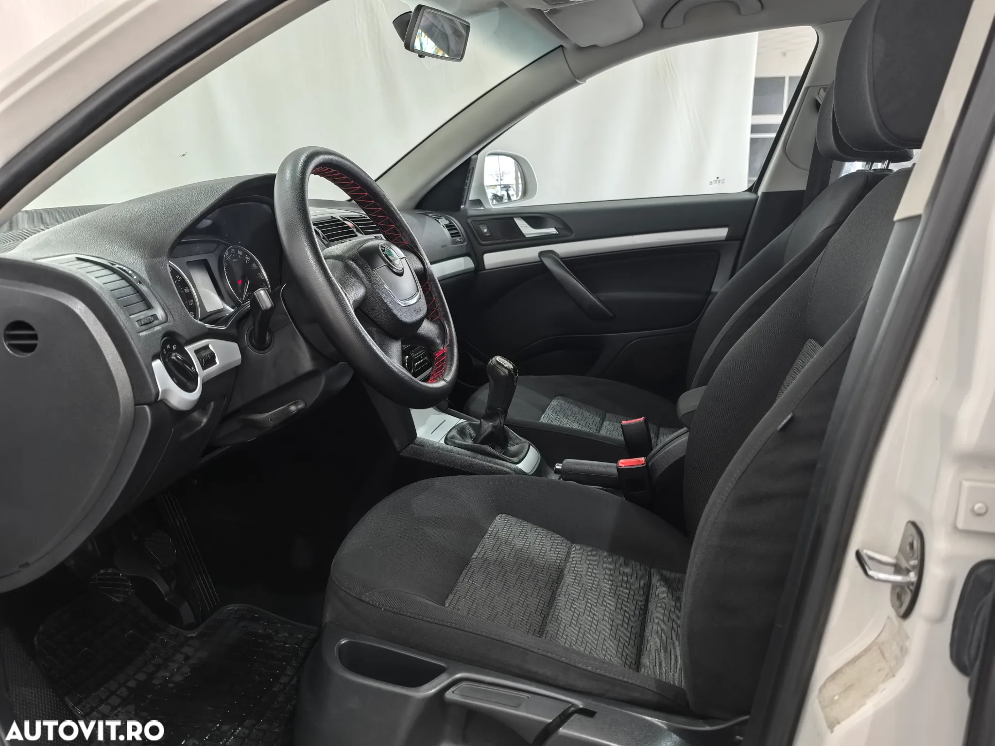 Skoda Octavia 1.6 TDI Ambiente - 10