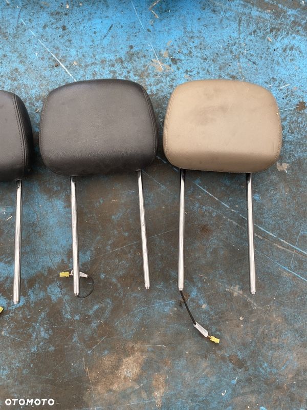 Zagłówek fotela Dodge Grand Caravan 2011- - 1