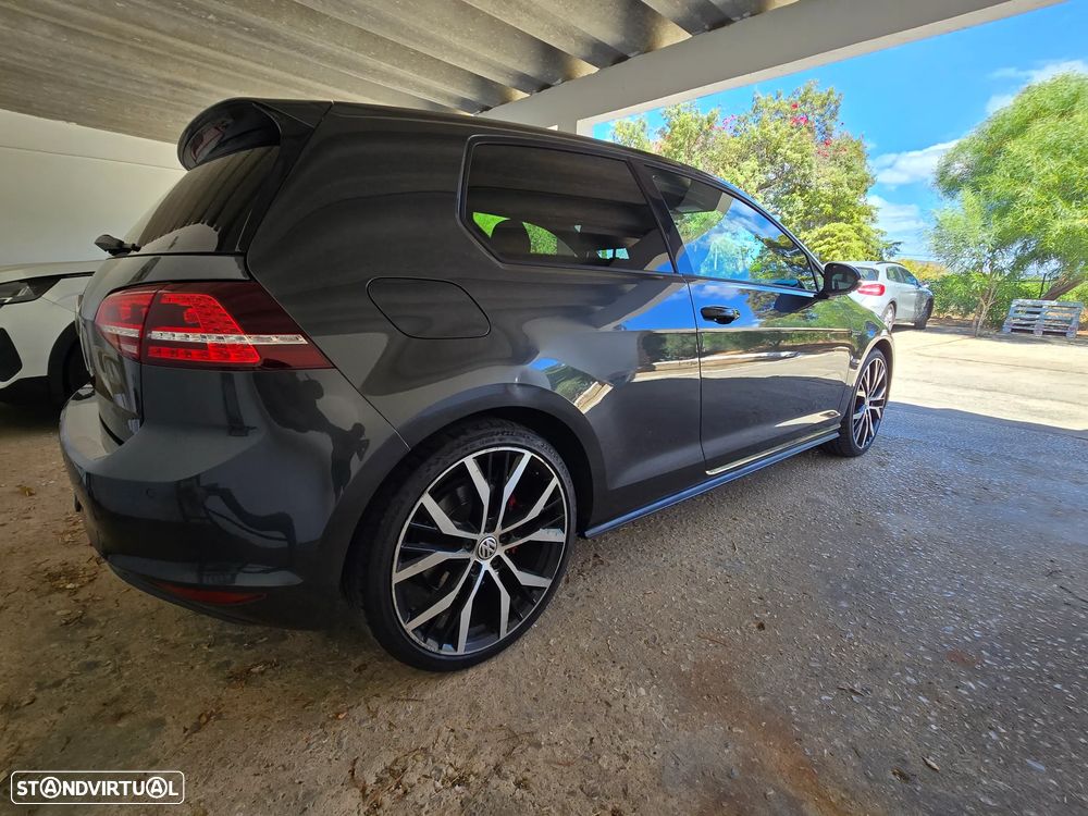 Volkswagen Golf GTD BlueMotion — fotografia 4