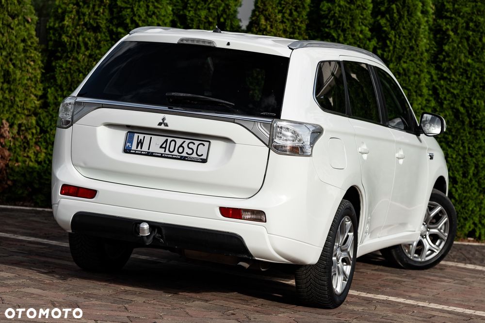 Mitsubishi Outlander Instyle NAVI + - 8