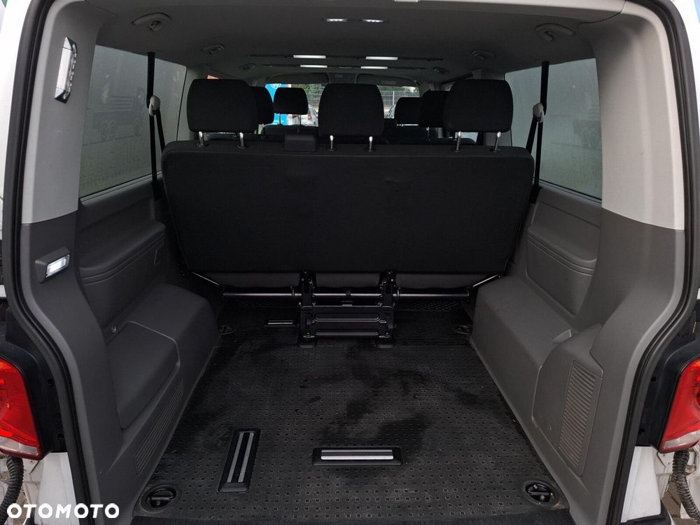 Volkswagen Transporter CARAVELLE 2.0 TDI 110KM - 28