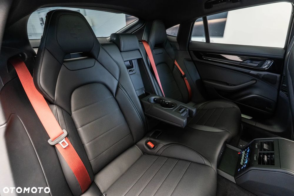 Porsche Panamera 4 - 34