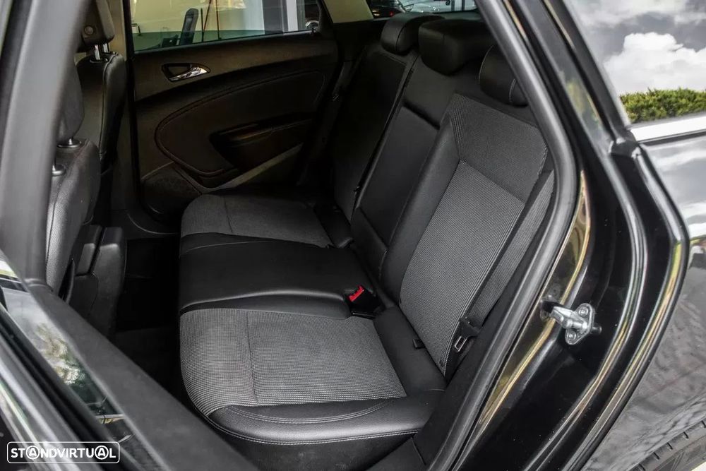 Opel Astra Sports Tourer - 24