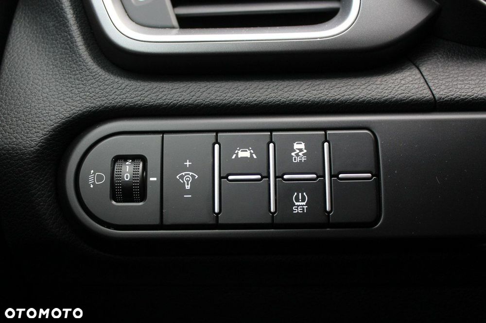 Kia Ceed 1.6 CRDi mHEV M - 20