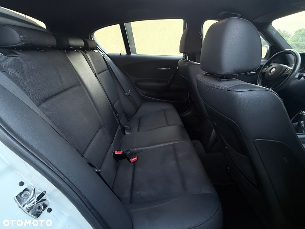 BMW Seria 1 - 24