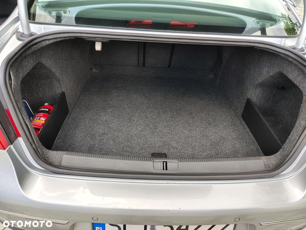 Volkswagen Passat 2.0 TDI DPF Comfortline - 21