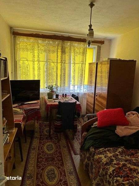 Vand apartament 3 camere Onesti — fotografia 3