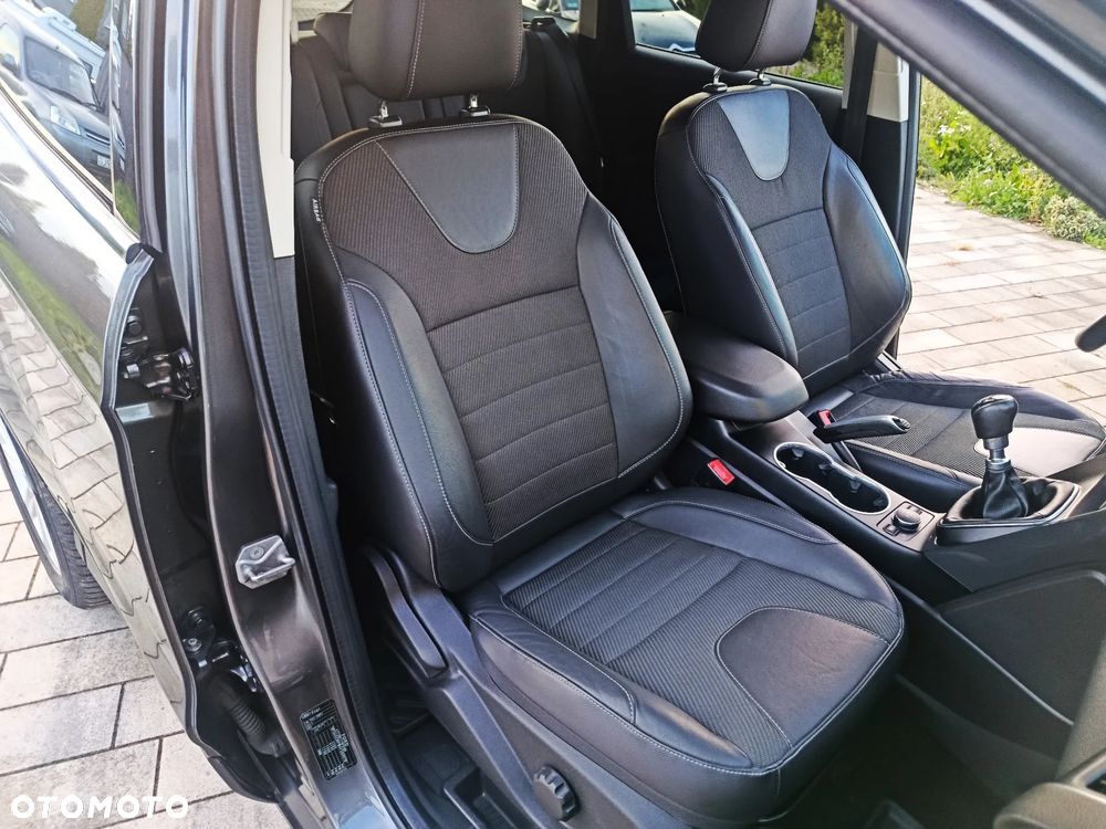Ford Kuga 2.0 TDCi 4x2 Titanium - 27