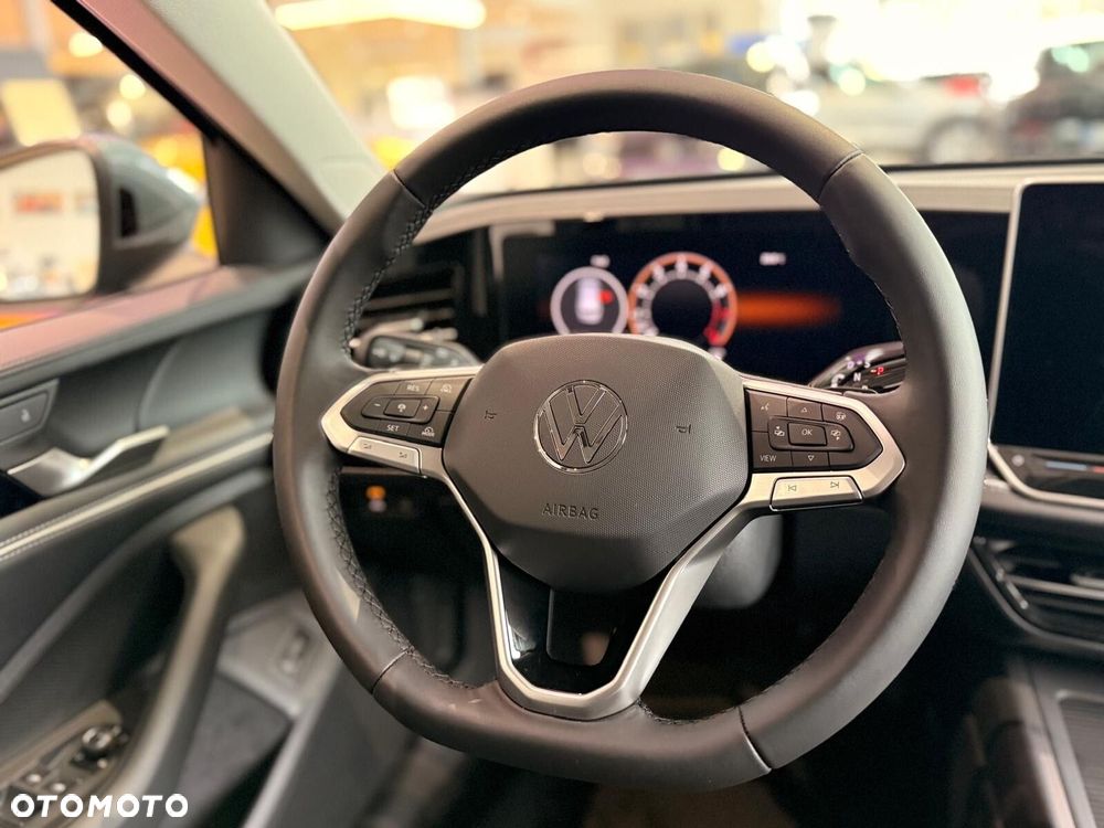 Volkswagen Passat - 14