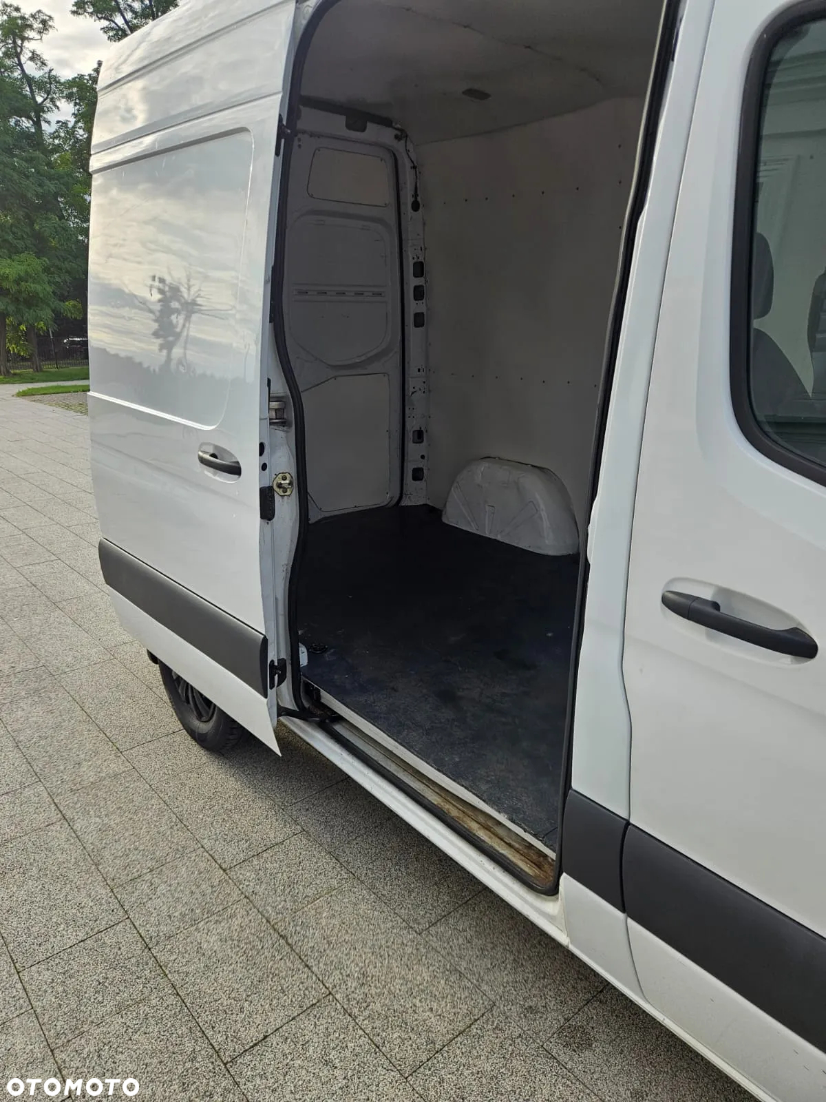 Mercedes-Benz Sprinter - 10