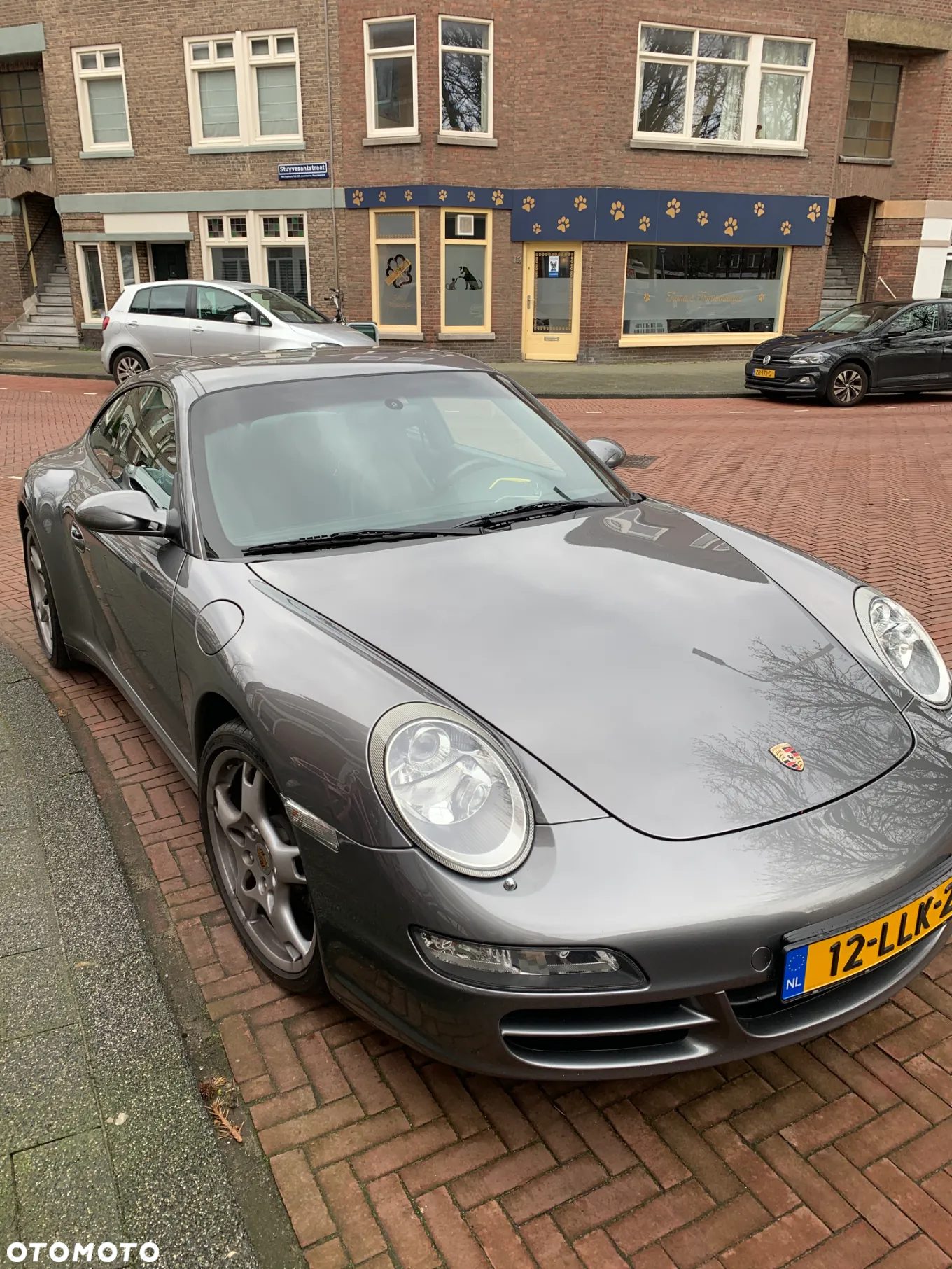 Porsche 911 Carrera 4 - 16