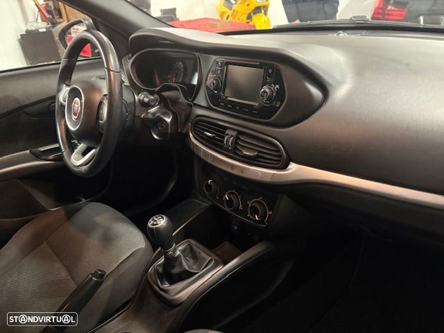 Fiat Tipo Station Wagon 1.3 M-Jet Street - 29