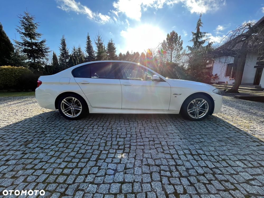 BMW Seria 5 525d xDrive Sport-Aut - 4
