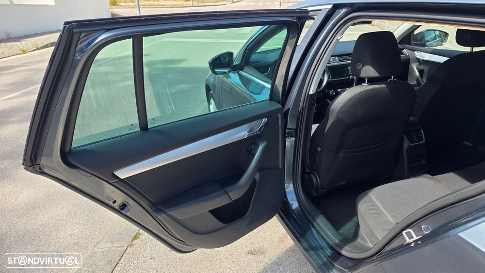 Skoda Octavia Break 1.6 TDi Active - 9