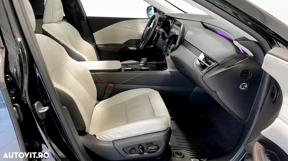 Lexus Seria RX 450h+ (Plug-in-Hybrid) Luxury Line - 3