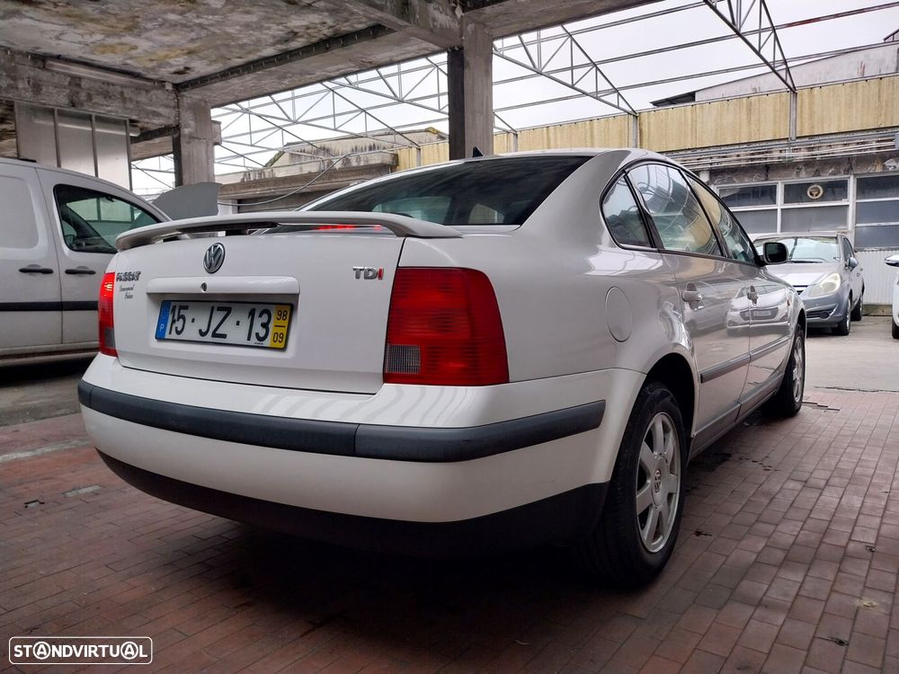 VW Passat 1.9 TDi Confortline - 10