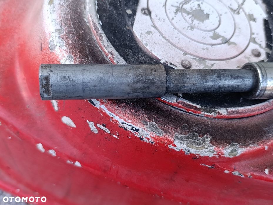 Oś koło przód Aprilia SX 125 Ośka szpilka przedniego koła dystans A4 - 3