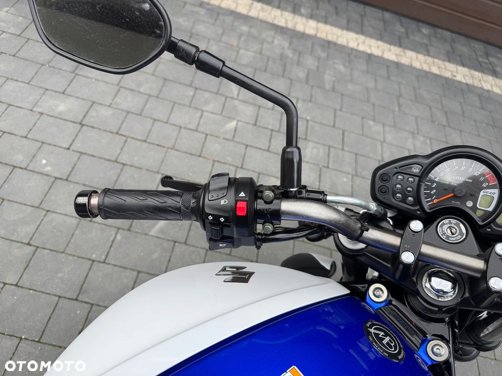 Suzuki Gladius - 12