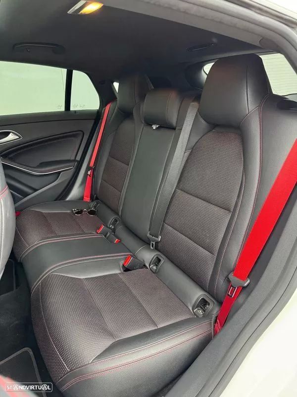 Mercedes-Benz CLA 45 AMG 4-Matic - 27