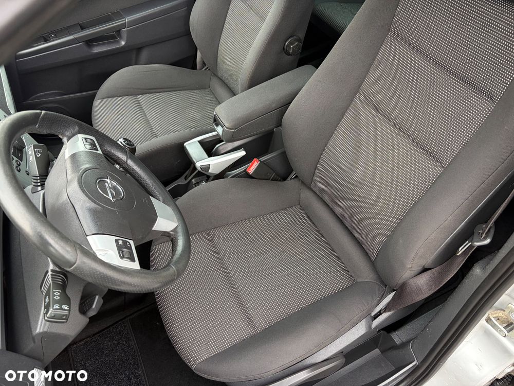 Opel Zafira 1.8 Enjoy - 31