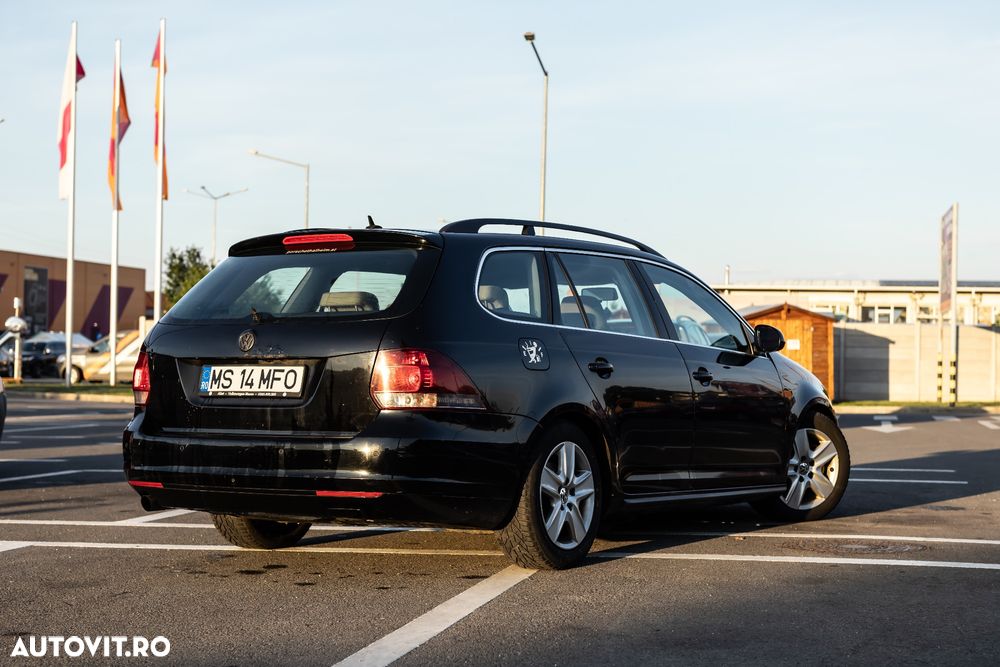 Volkswagen Golf 1.6 TDI BlueMotion Technology DPF Trendline DSG - 4
