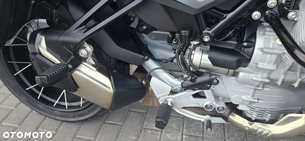 Moto Guzzi Stelvio - 12