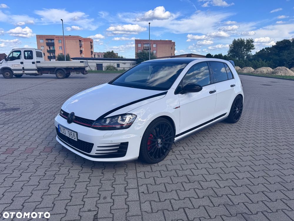 Volkswagen Golf GTI Performance BlueMotion Technology DSG - 3