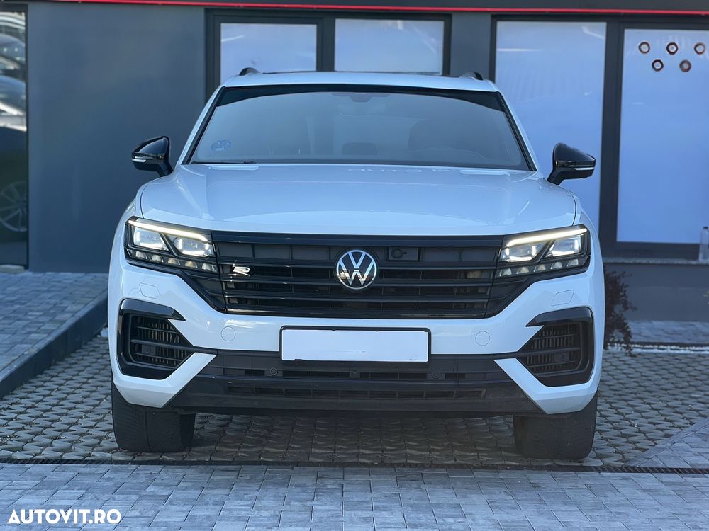 Volkswagen Touareg - 1