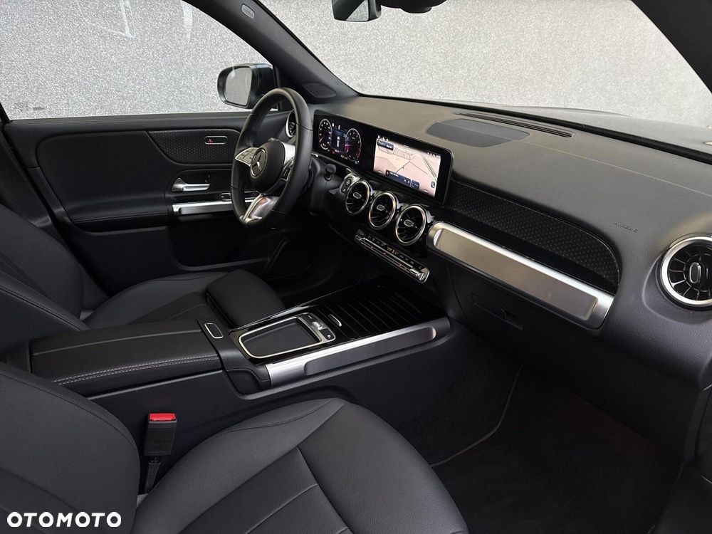 Mercedes-Benz GLB - 17