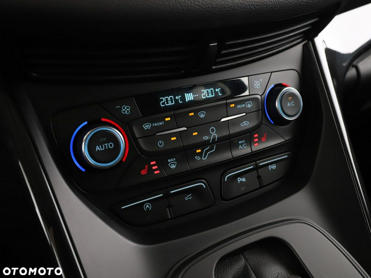 Ford Kuga 1.5 EcoBoost 4x4 Titanium - 26