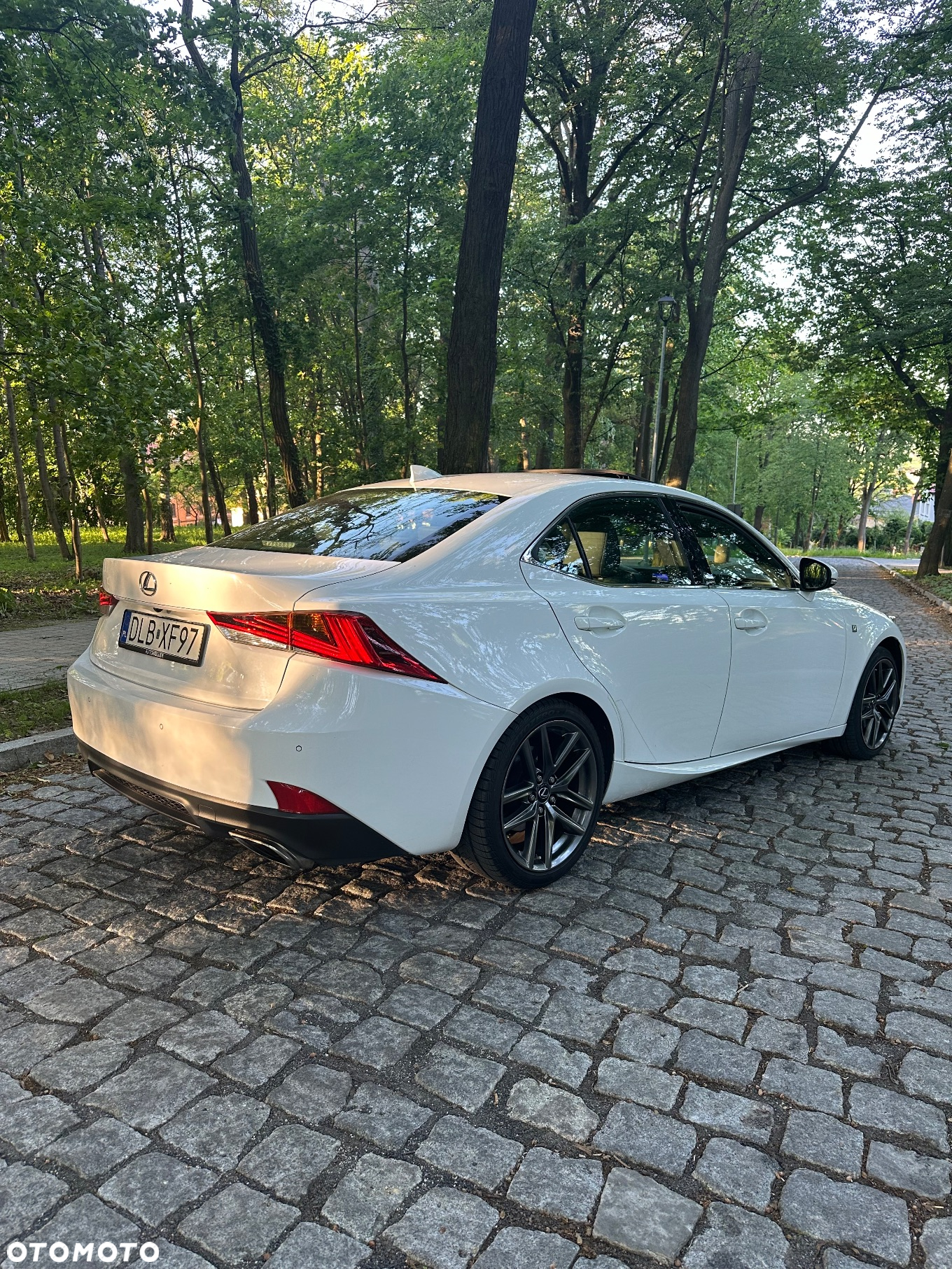 Lexus IS 200t / 300 F Sport - 6