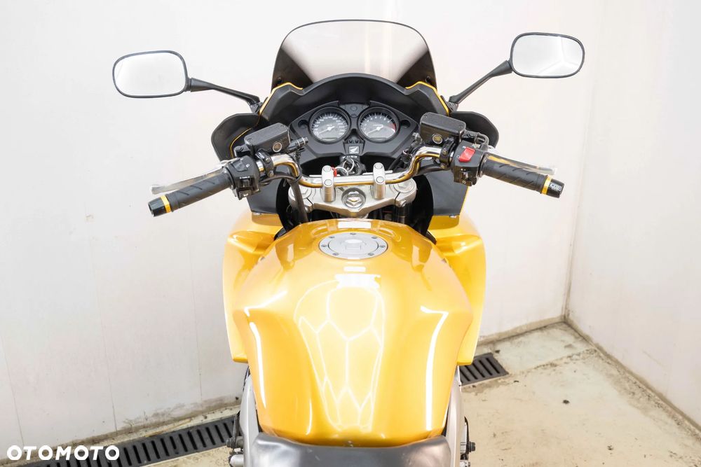 Honda CBF - 24