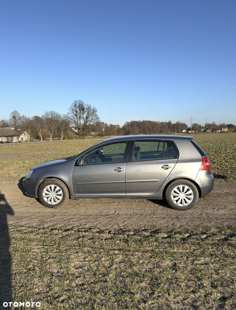 Volkswagen Golf 1.6 FSI Trendline - 9