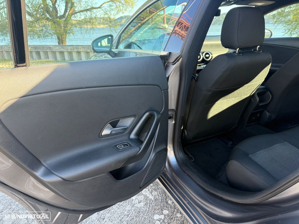 Mercedes-Benz CLA 180 d Shooting Brake Progressive - 32