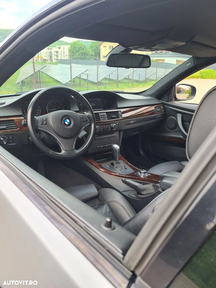 BMW Seria 3 320d xDrive M Sport Edition - 8