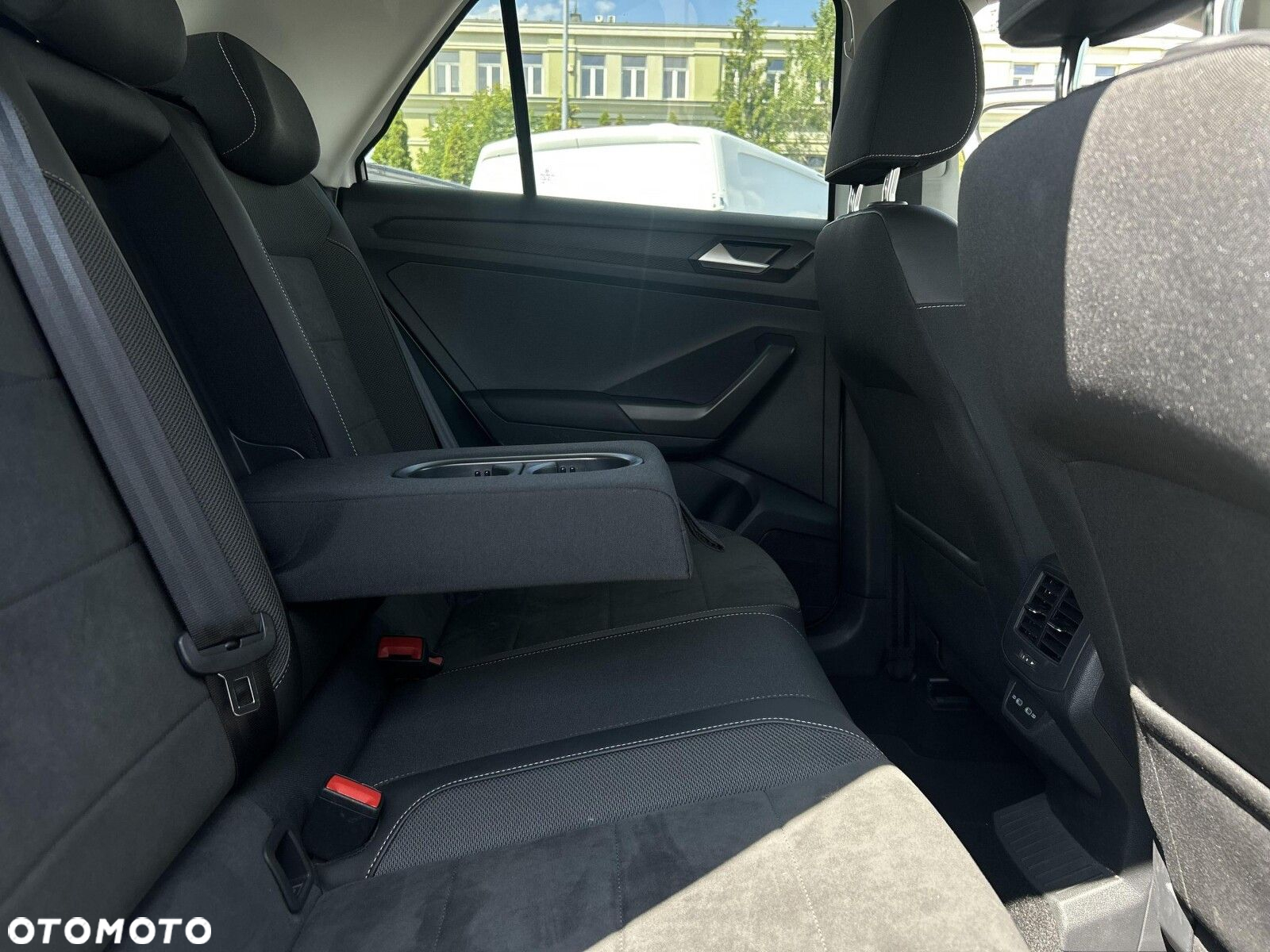 Volkswagen T-Roc 1.5 TSI Style DSG - 16
