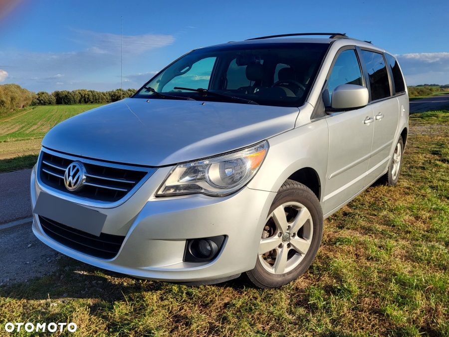 Volkswagen Routan - 1