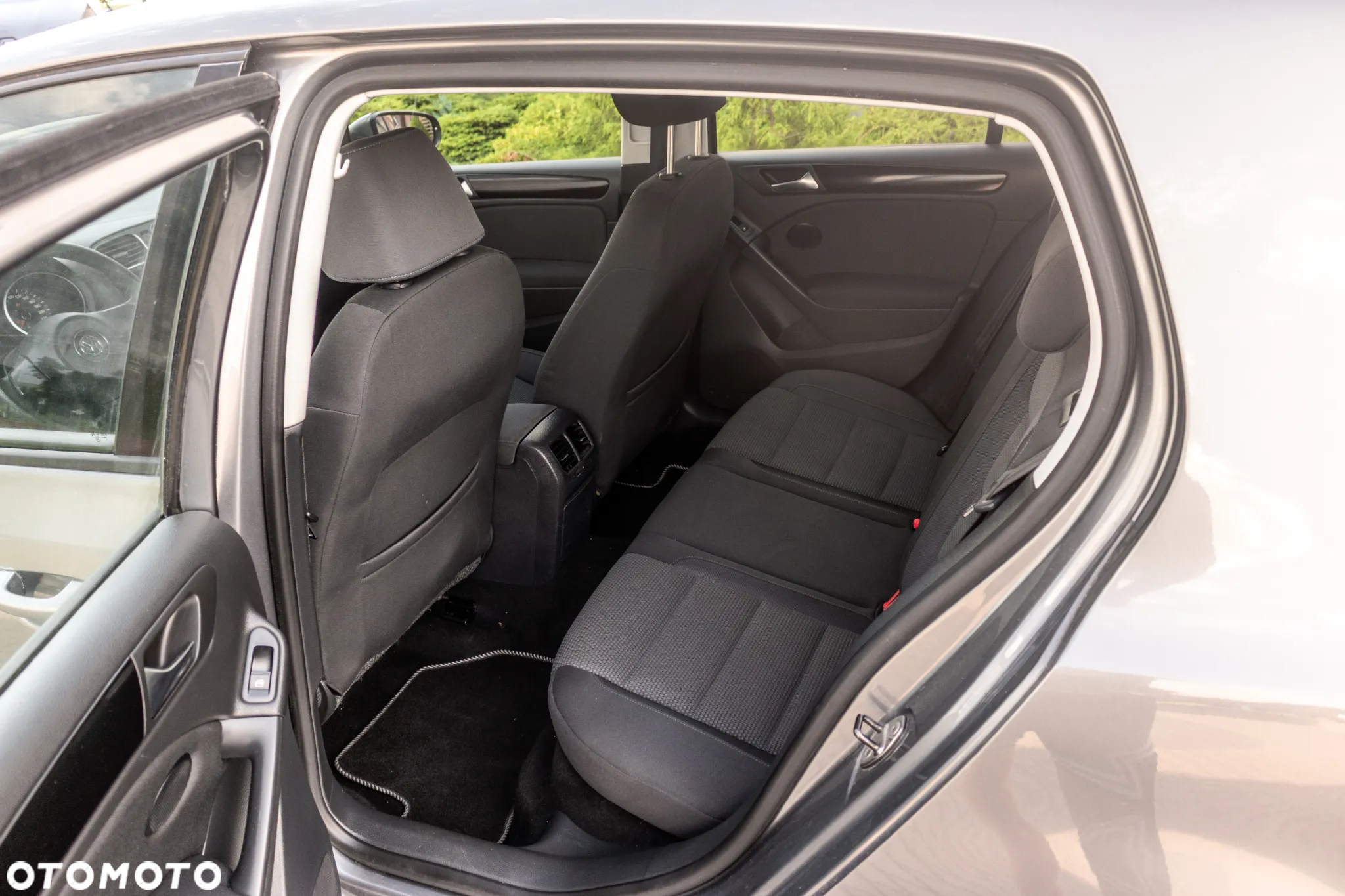 Volkswagen Golf - 14