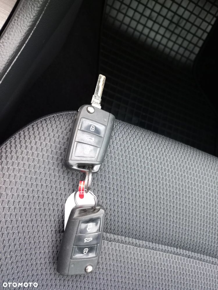 Volkswagen Golf - 18