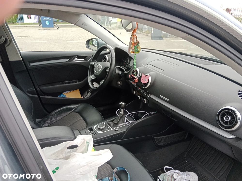 Audi A3 Sportback 2.0 TDI Ambiente - 5