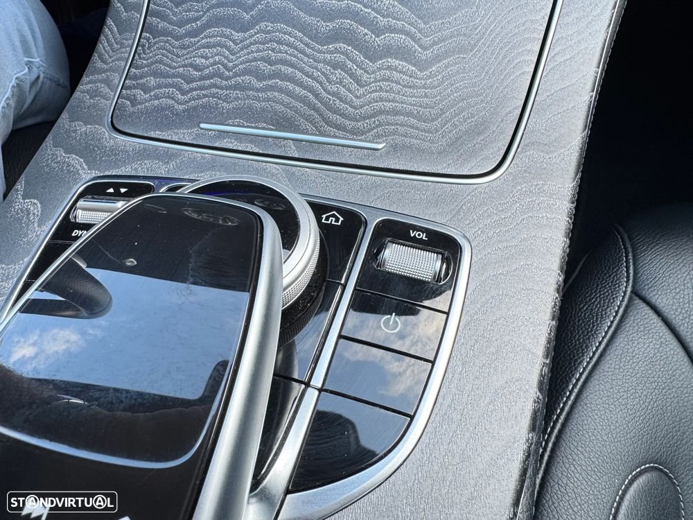Mercedes-Benz CLS 300 d AMG Line - 26