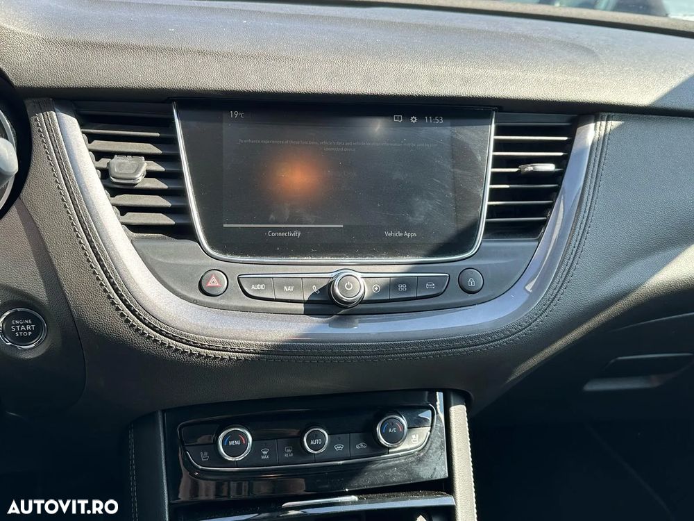 Opel Grandland X 1.6 Turbo Hybrid4 START/STOP 4x4 Aut. Inovation - 8