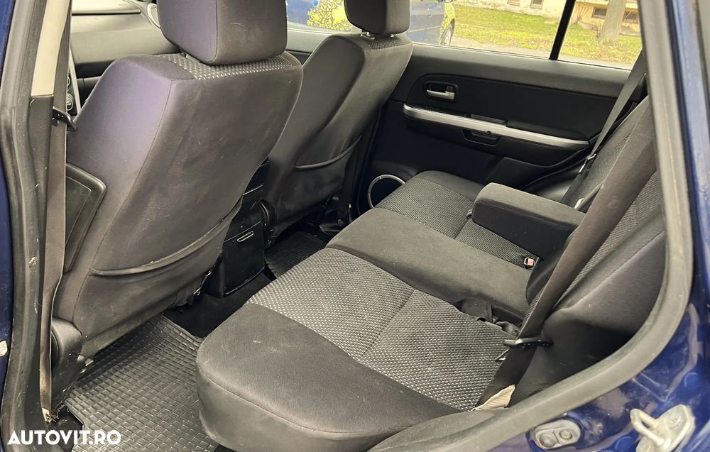 Suzuki Grand Vitara 1.9 DDiS Comfort - 11