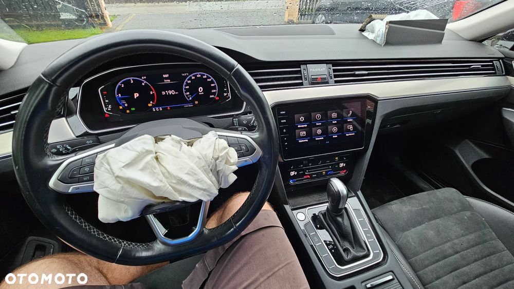 Volkswagen Passat 2.0 TDI SCR DSG Business - 30