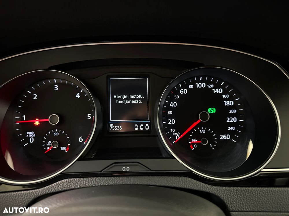 Volkswagen Passat - 11