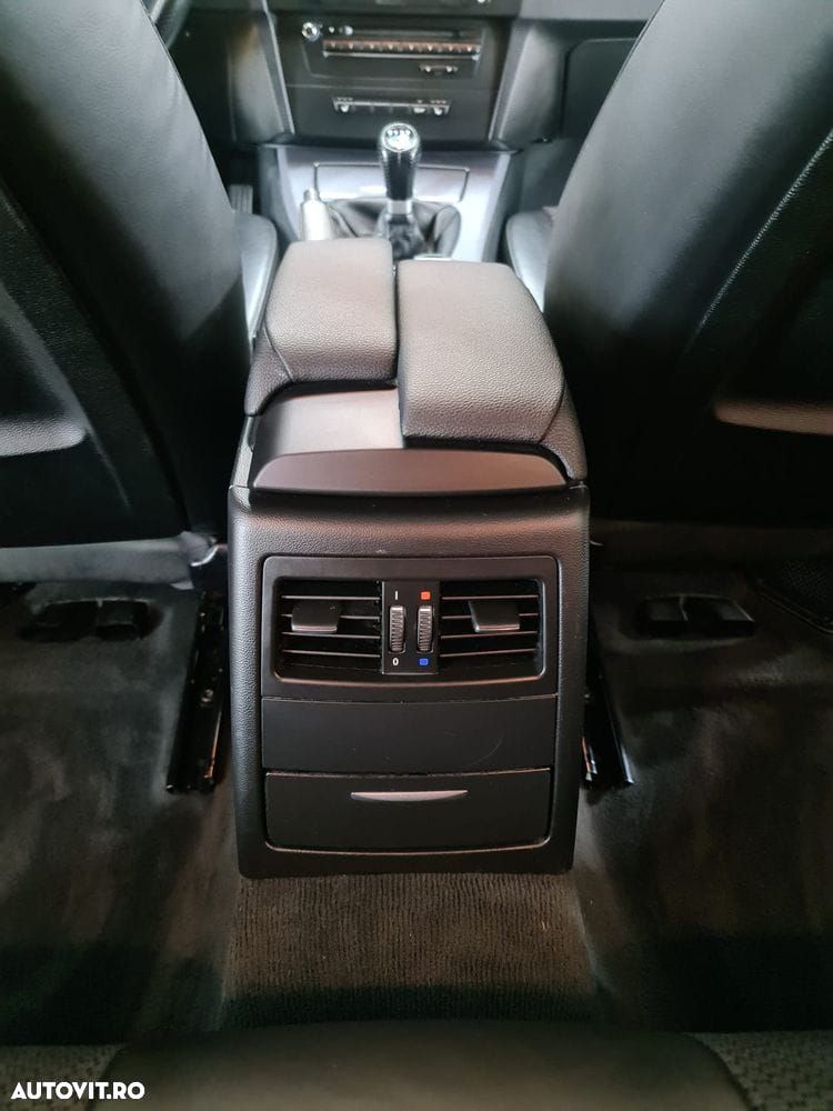 BMW Seria 3 318d DPF Edition Sport - 28