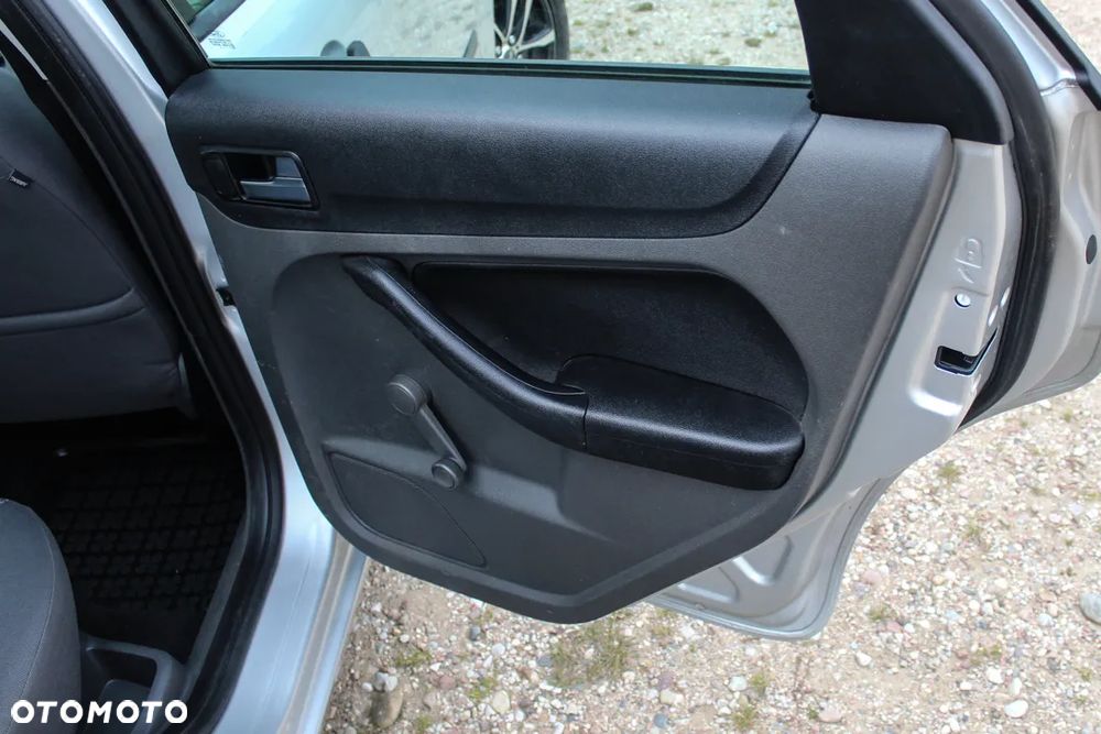 Ford Focus 1.6 Comfort - 18