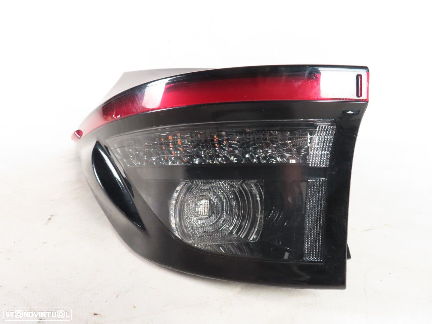 Farolim do Painel Esquerdo/Trás Seminovo/ Original TOYOTA YARIS CROSS (MXP_) 815... - 2