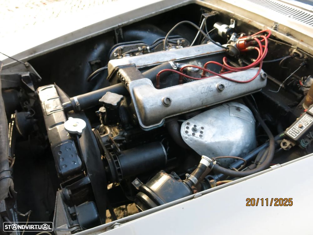 Alfa Romeo 2000 - 15